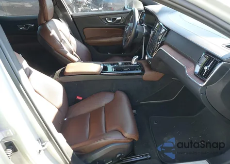 2019 Volvo S60 Hybrid T8 Inscription из США, поврежденный, VIN 7JRBR0FL3KG010470